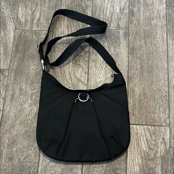 NWOT Black Nylon Travelon Anti-theft Crossbody Travel Bag - Picture 1 of 13